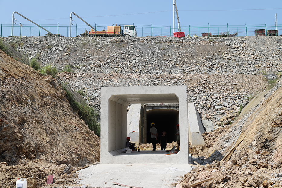 雙龍航空(kōng)港經濟區(qū)中興西(xī)路(lù)